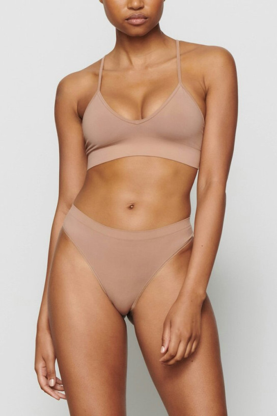 Skims Soft Smoothing Seamless Thong